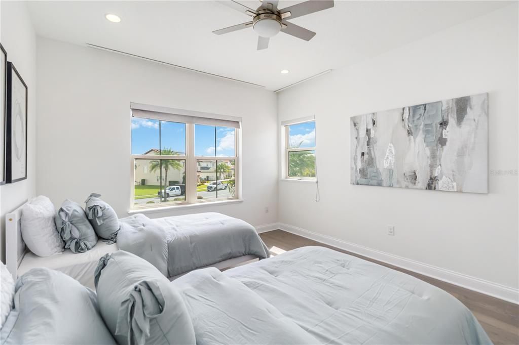 En Venta: $1,425,000 (5 camas, 4 baños, 4178 Pies cuadrados)