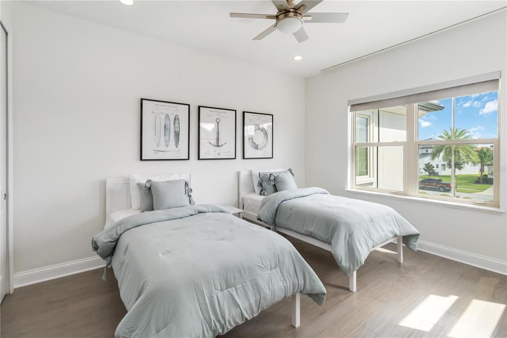 En Venta: $1,425,000 (5 camas, 4 baños, 4178 Pies cuadrados)