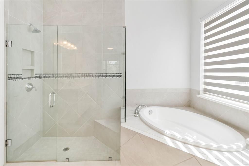 En Venta: $1,425,000 (5 camas, 4 baños, 4178 Pies cuadrados)