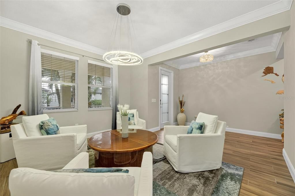 合同活跃: $1,050,000 (4 贝兹, 3 浴室, 2868 平方英尺)