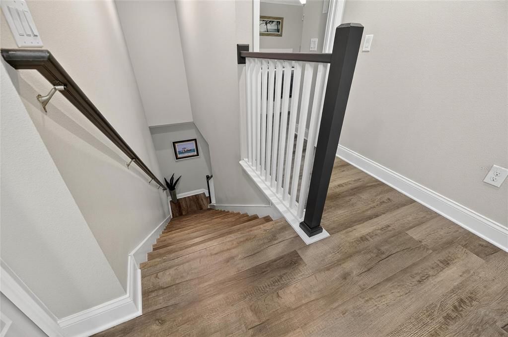 合同活跃: $1,050,000 (4 贝兹, 3 浴室, 2868 平方英尺)