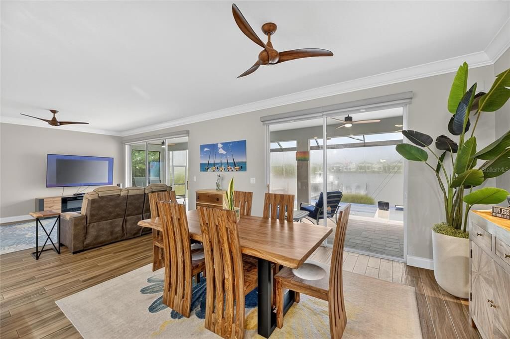 合同活跃: $1,050,000 (4 贝兹, 3 浴室, 2868 平方英尺)