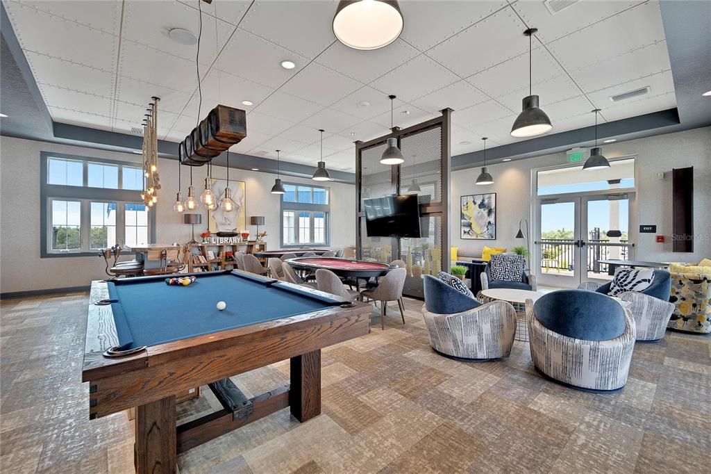 合同活跃: $1,050,000 (4 贝兹, 3 浴室, 2868 平方英尺)