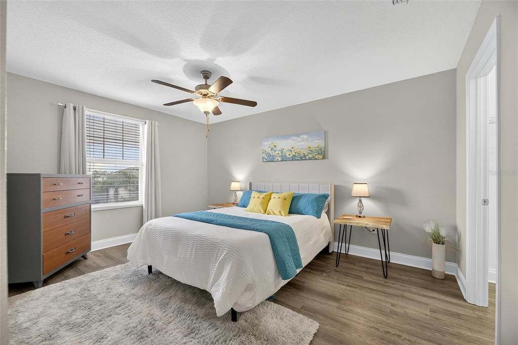 合同活跃: $1,050,000 (4 贝兹, 3 浴室, 2868 平方英尺)