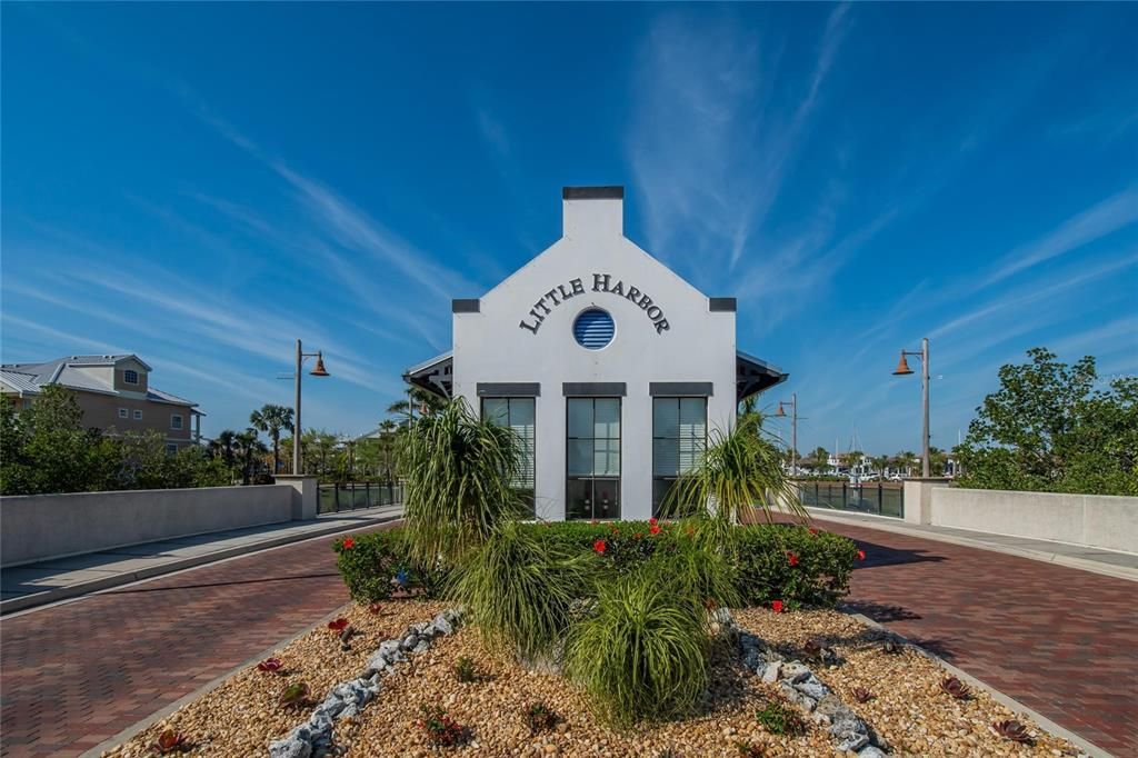 合同活跃: $1,050,000 (4 贝兹, 3 浴室, 2868 平方英尺)