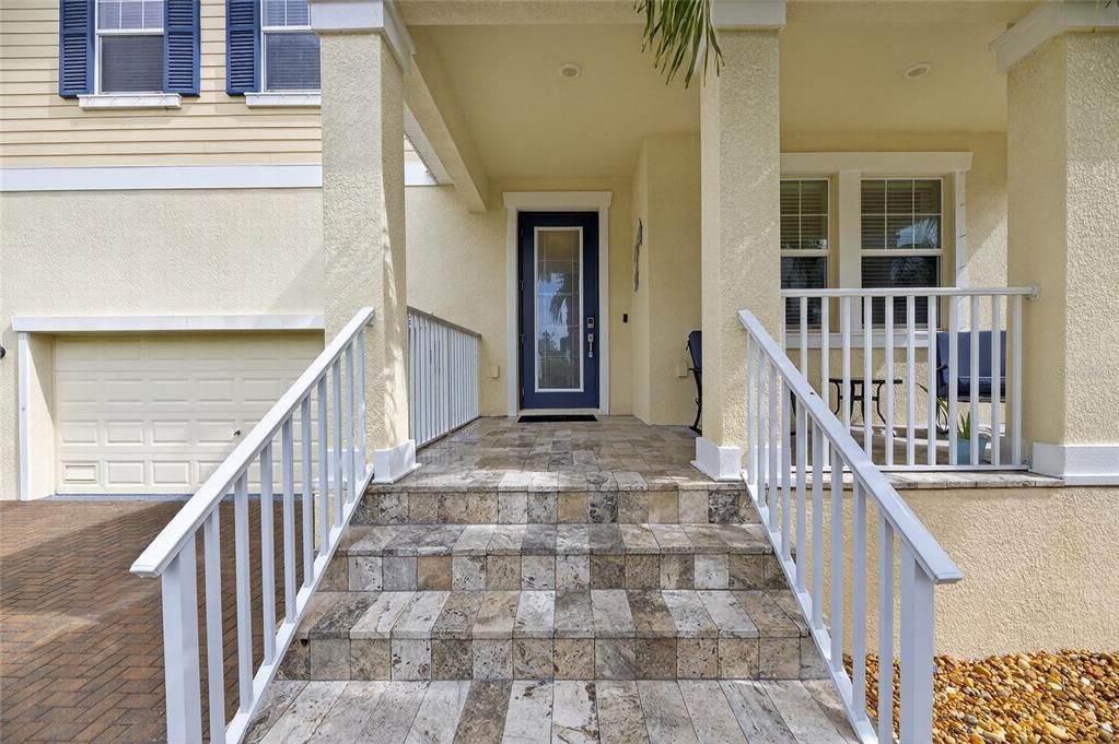 合同活跃: $1,050,000 (4 贝兹, 3 浴室, 2868 平方英尺)