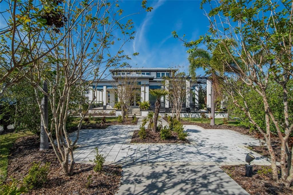 合同活跃: $1,050,000 (4 贝兹, 3 浴室, 2868 平方英尺)