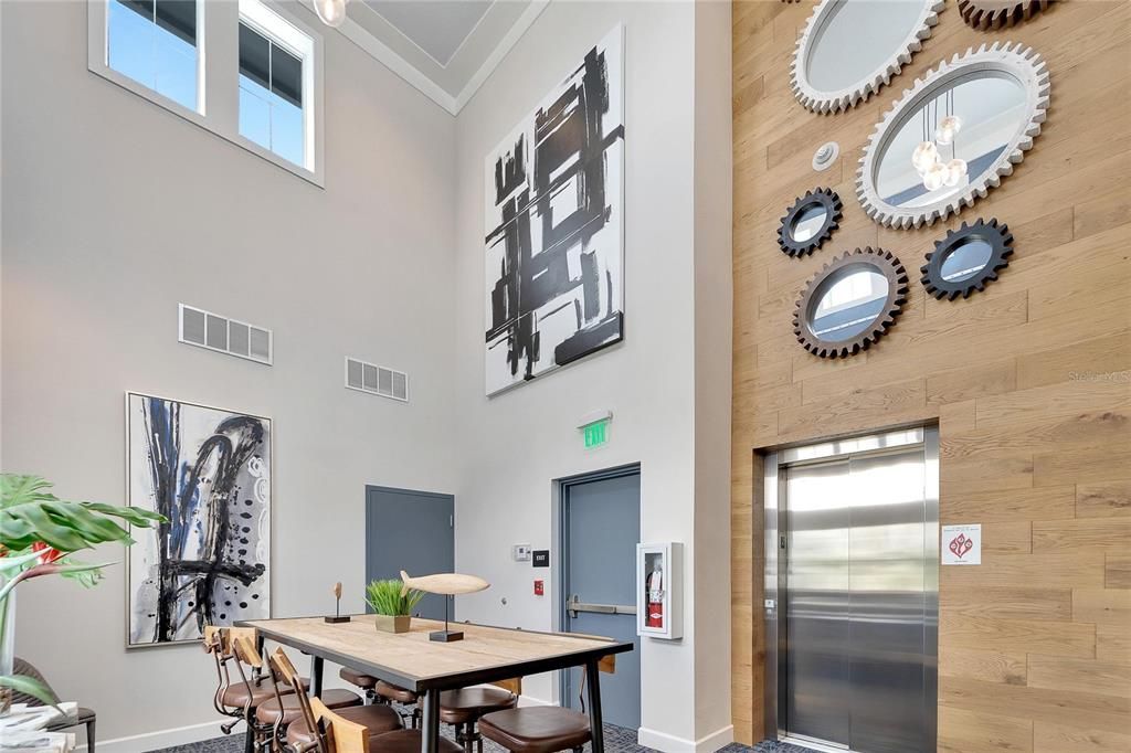 合同活跃: $1,050,000 (4 贝兹, 3 浴室, 2868 平方英尺)