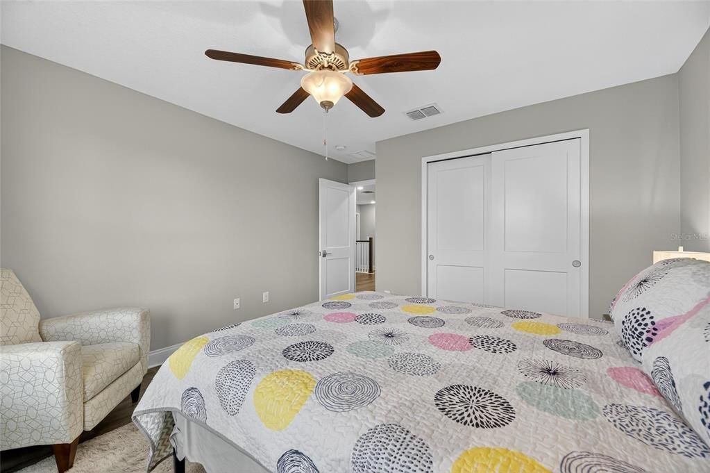 合同活跃: $1,050,000 (4 贝兹, 3 浴室, 2868 平方英尺)