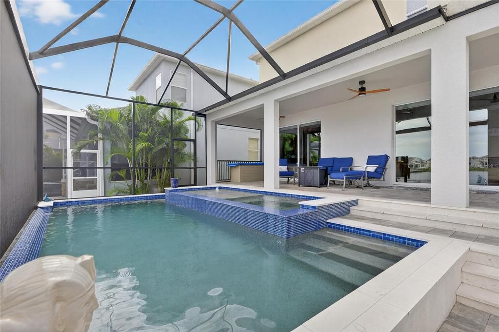 合同活跃: $1,050,000 (4 贝兹, 3 浴室, 2868 平方英尺)