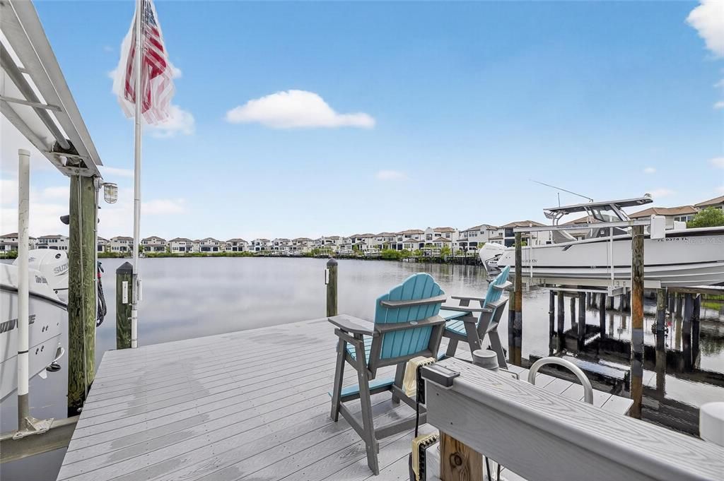 合同活跃: $1,050,000 (4 贝兹, 3 浴室, 2868 平方英尺)