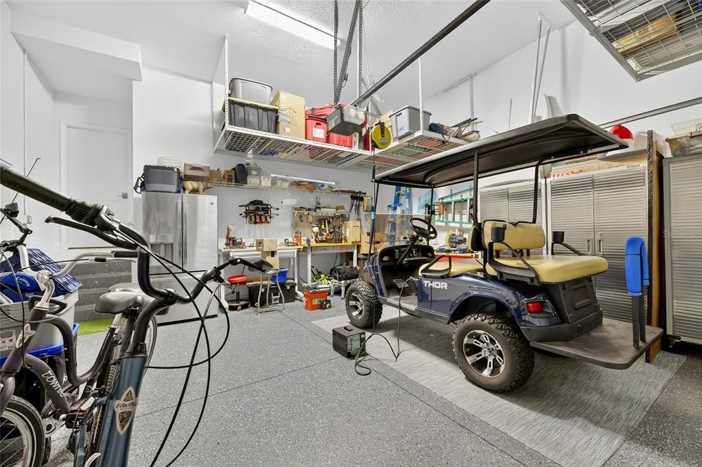 合同活跃: $1,050,000 (4 贝兹, 3 浴室, 2868 平方英尺)