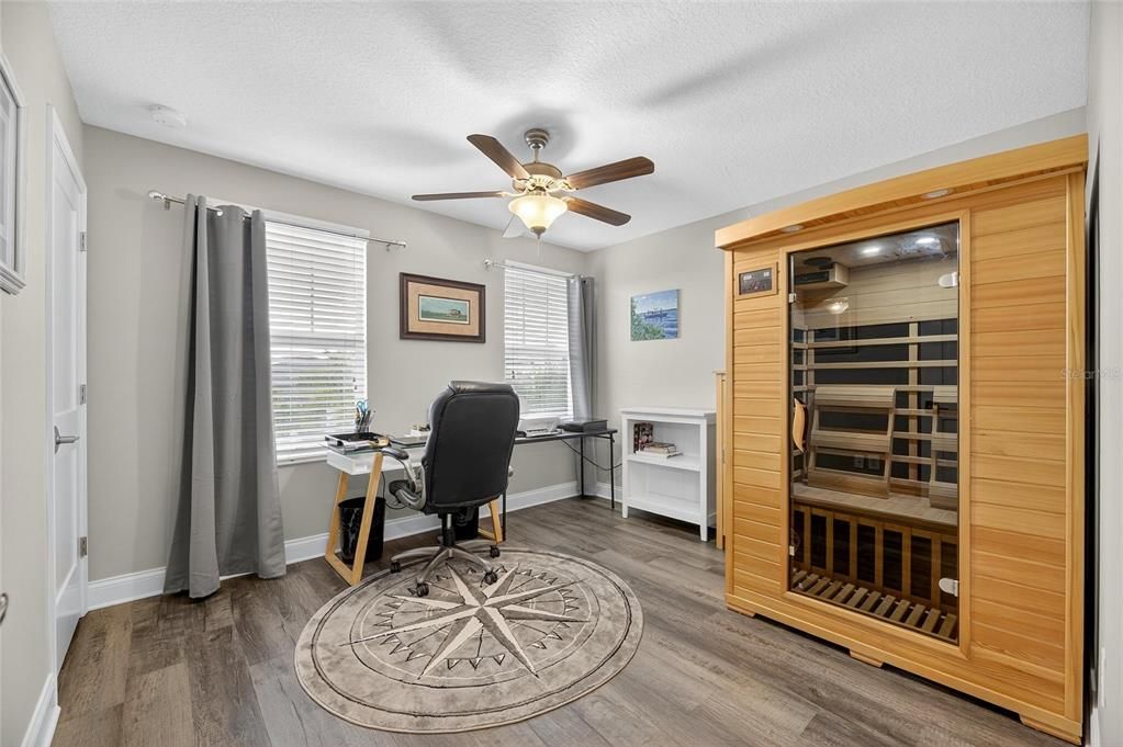 合同活跃: $1,050,000 (4 贝兹, 3 浴室, 2868 平方英尺)