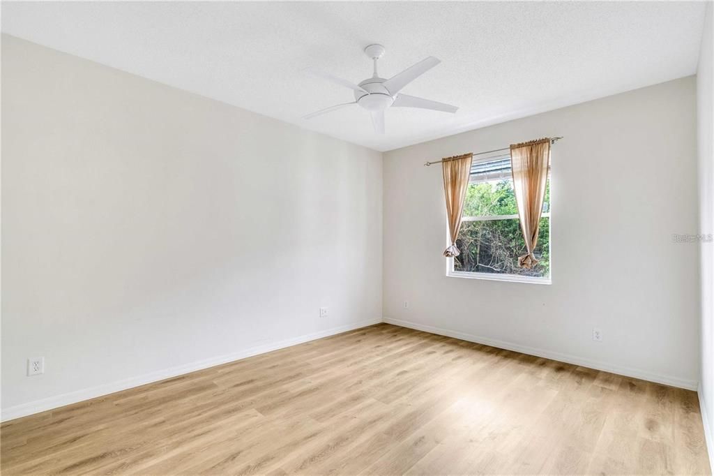 Под контрактом: $2,100 (3 спален, 2 ванн, 1530 Квадратных фут)