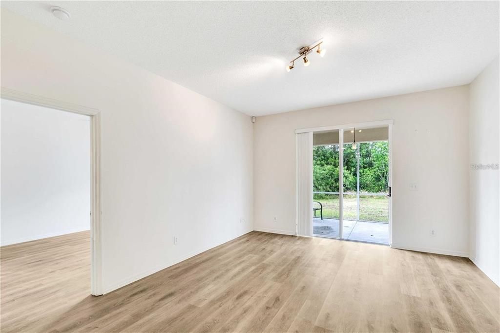 Под контрактом: $2,100 (3 спален, 2 ванн, 1530 Квадратных фут)