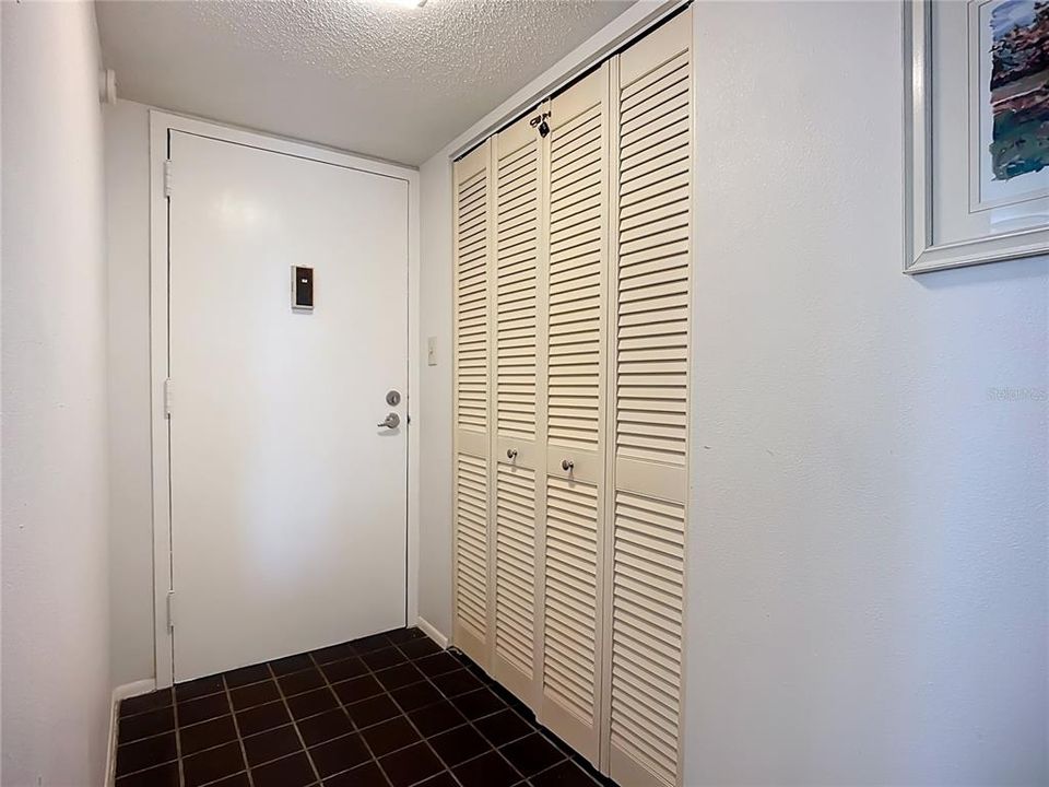 Active With Contract: $99,000 (2 beds, 2 baths, 1178 Square Feet)