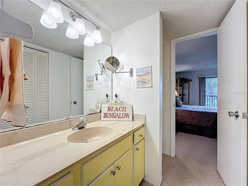 Active With Contract: $99,000 (2 beds, 2 baths, 1178 Square Feet)