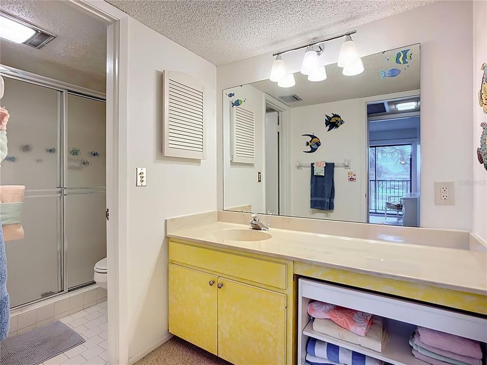 Active With Contract: $99,000 (2 beds, 2 baths, 1178 Square Feet)