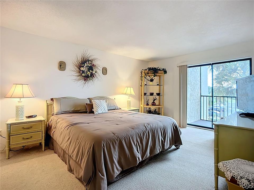 Active With Contract: $99,000 (2 beds, 2 baths, 1178 Square Feet)