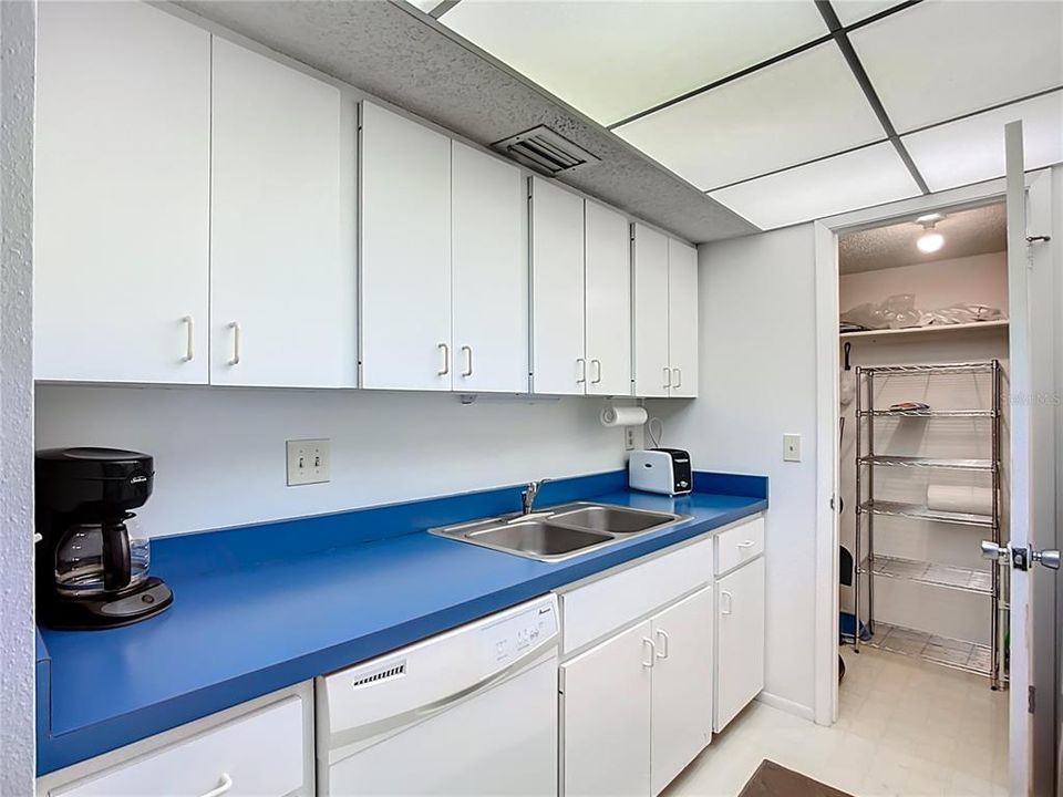 Active With Contract: $99,000 (2 beds, 2 baths, 1178 Square Feet)