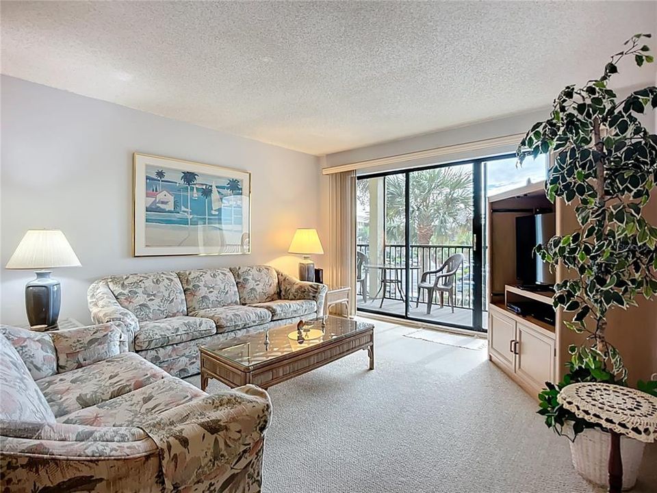 Active With Contract: $99,000 (2 beds, 2 baths, 1178 Square Feet)