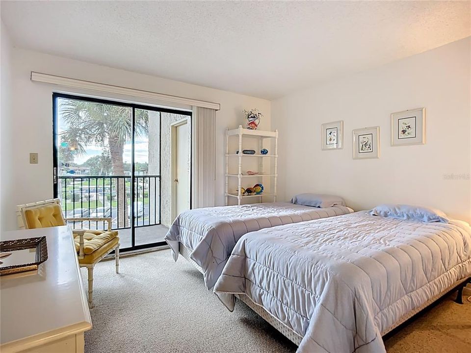 Active With Contract: $99,000 (2 beds, 2 baths, 1178 Square Feet)