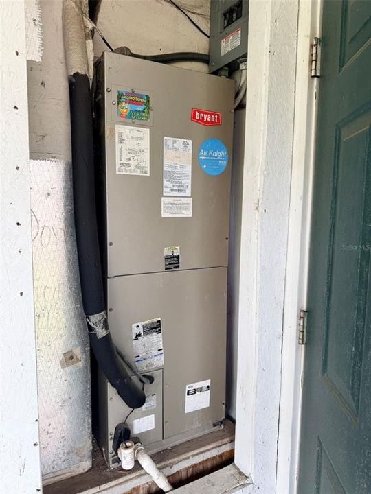 Active With Contract: $125,000 (3 beds, 1 baths, 960 Square Feet)