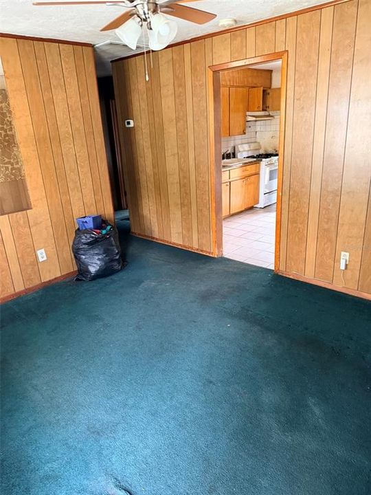 Active With Contract: $125,000 (3 beds, 1 baths, 960 Square Feet)