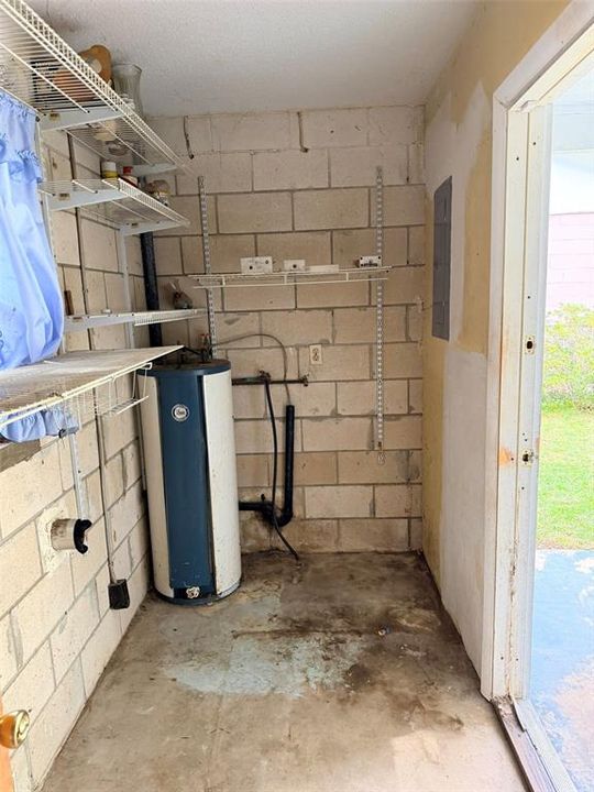 Active With Contract: $125,000 (3 beds, 1 baths, 960 Square Feet)