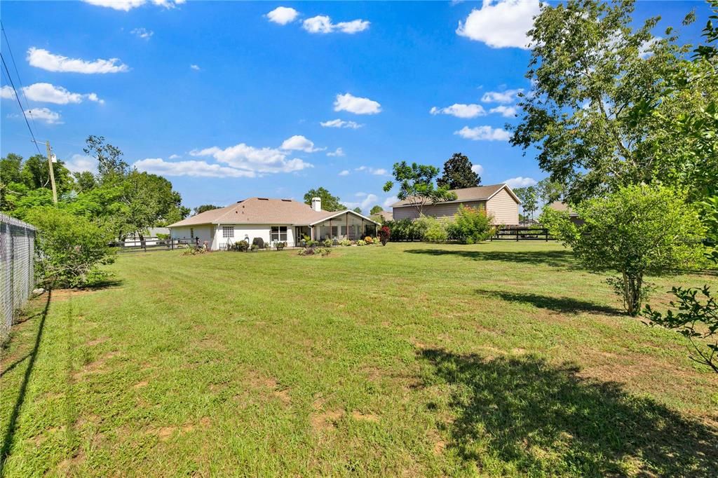 Под контрактом: $519,900 (3 спален, 2 ванн, 1960 Квадратных фут)