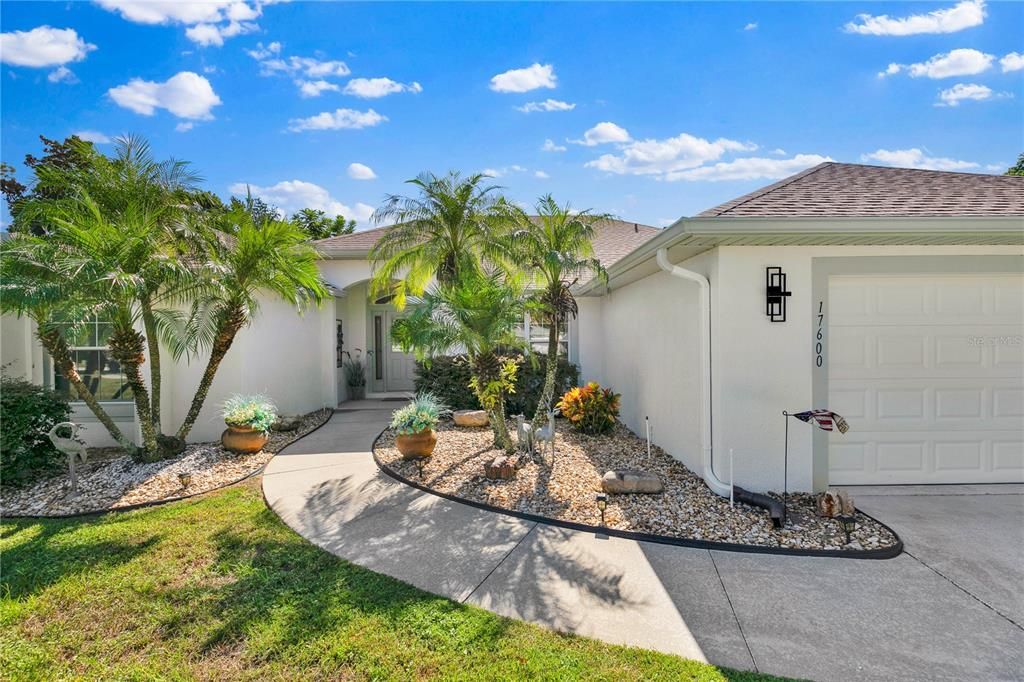 Под контрактом: $519,900 (3 спален, 2 ванн, 1960 Квадратных фут)