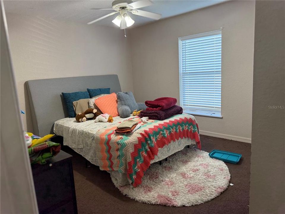 合同活跃: $209,900 (3 贝兹, 2 浴室, 1412 平方英尺)