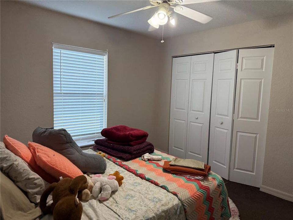 合同活跃: $209,900 (3 贝兹, 2 浴室, 1412 平方英尺)