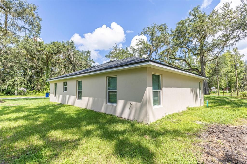 For Sale: $210,000 (3 beds, 2 baths, 1115 Square Feet)