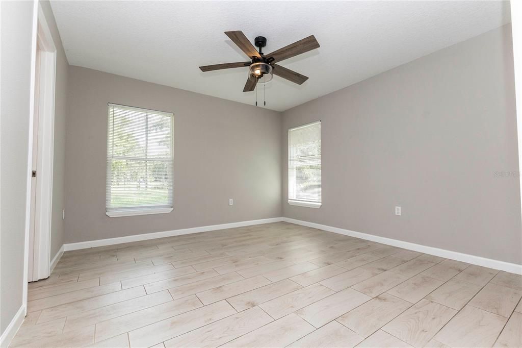 For Sale: $210,000 (3 beds, 2 baths, 1115 Square Feet)