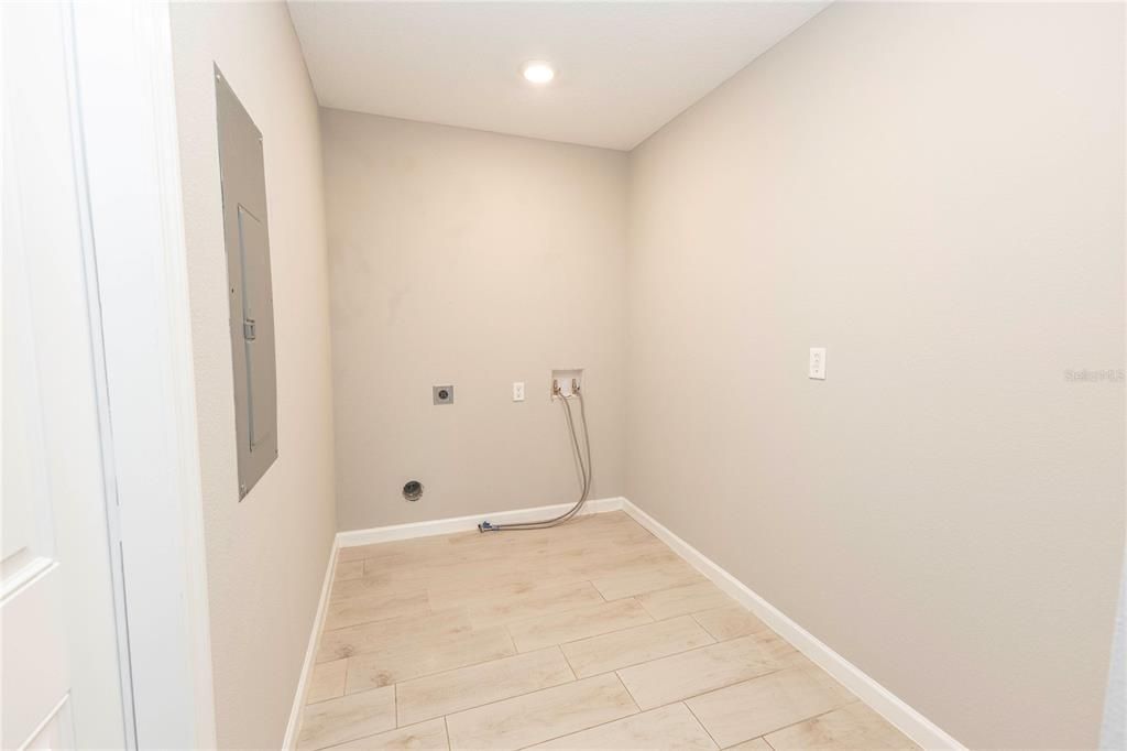 For Sale: $210,000 (3 beds, 2 baths, 1115 Square Feet)