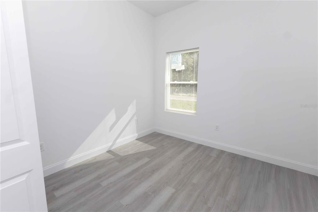 Active With Contract: $234,000 (3 beds, 2 baths, 1062 Square Feet)