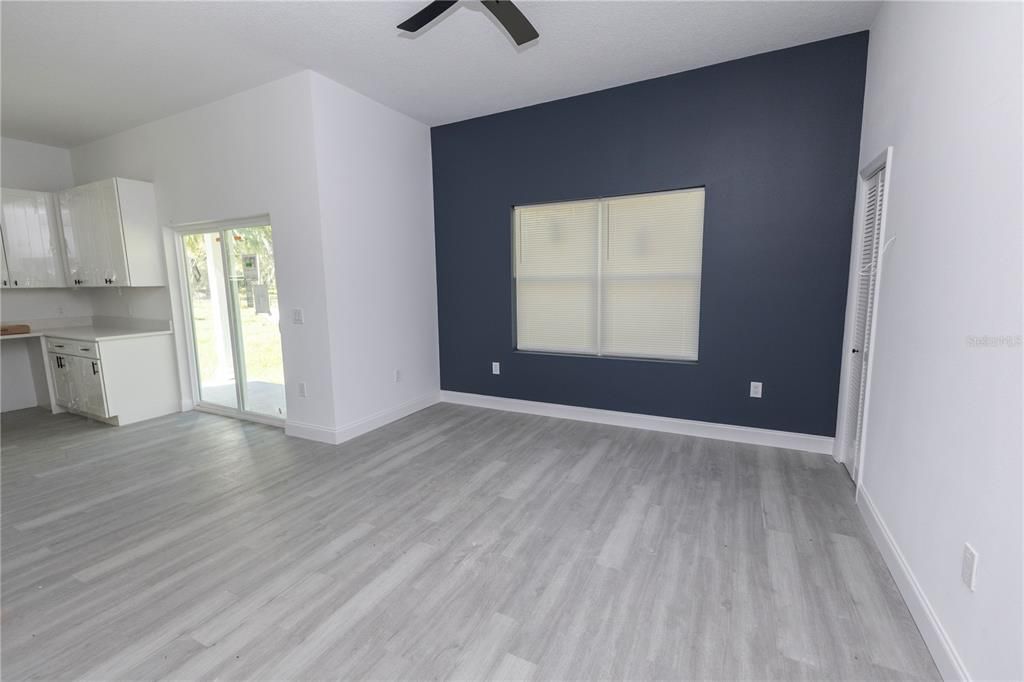 Active With Contract: $234,000 (3 beds, 2 baths, 1062 Square Feet)