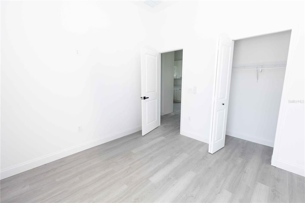 Active With Contract: $234,000 (3 beds, 2 baths, 1062 Square Feet)