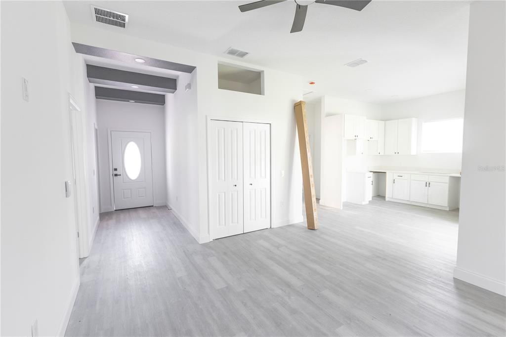 Active With Contract: $234,000 (3 beds, 2 baths, 1062 Square Feet)