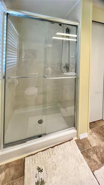 Active With Contract: $174,500 (2 beds, 2 baths, 999 Square Feet)