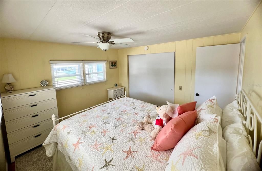 Active With Contract: $174,500 (2 beds, 2 baths, 999 Square Feet)