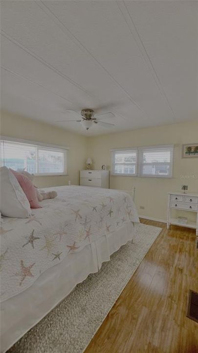 Active With Contract: $174,500 (2 beds, 2 baths, 999 Square Feet)