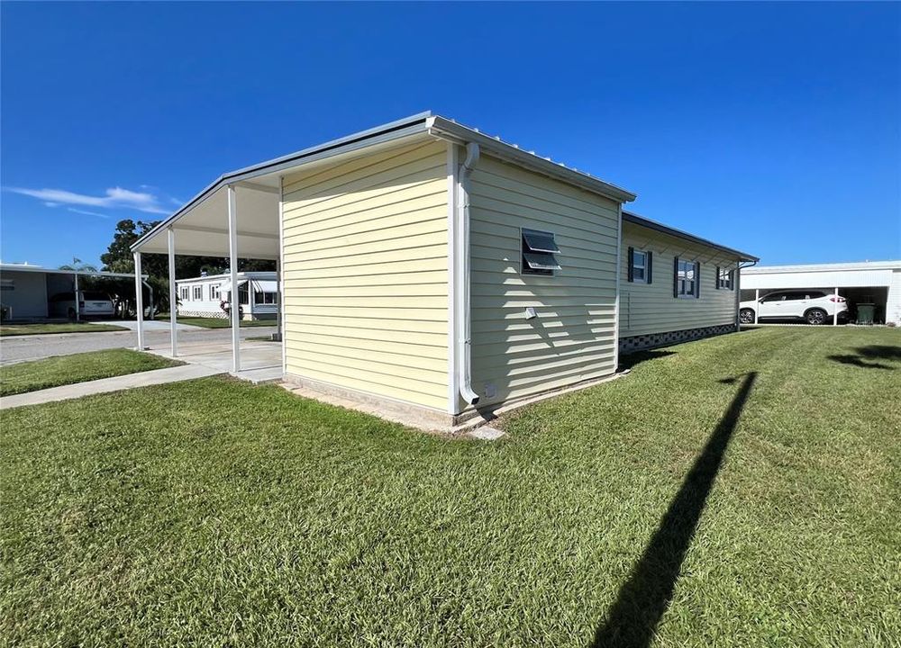 Active With Contract: $174,500 (2 beds, 2 baths, 999 Square Feet)