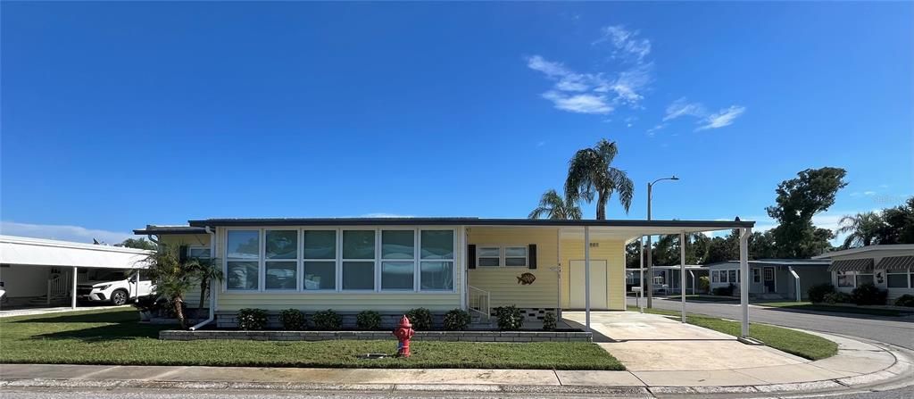 Active With Contract: $174,500 (2 beds, 2 baths, 999 Square Feet)
