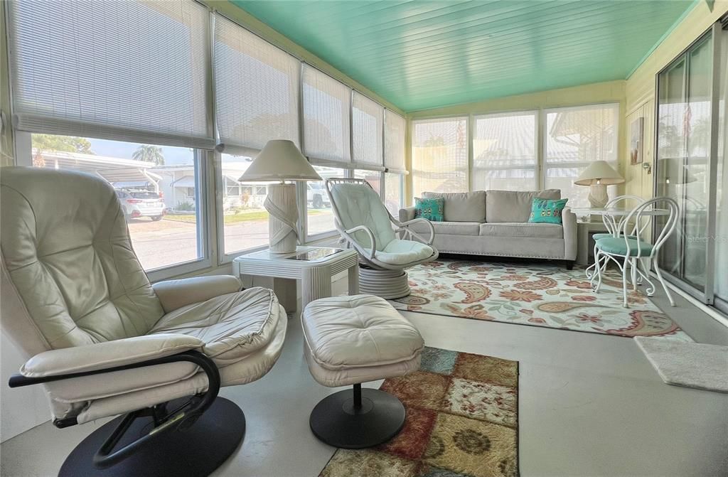 Active With Contract: $174,500 (2 beds, 2 baths, 999 Square Feet)