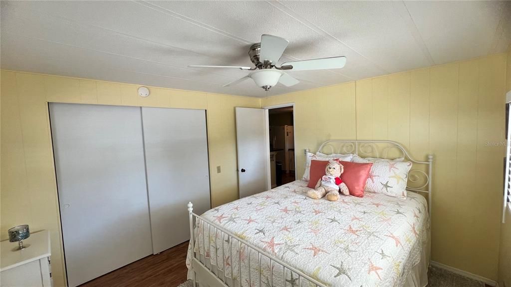 Active With Contract: $174,500 (2 beds, 2 baths, 999 Square Feet)