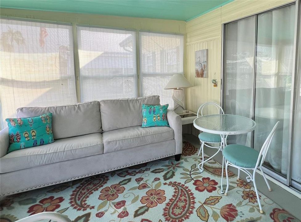 Active With Contract: $174,500 (2 beds, 2 baths, 999 Square Feet)