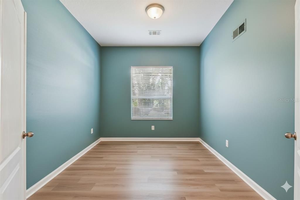 Activo con contrato: $423,900 (4 camas, 2 baños, 2534 Pies cuadrados)