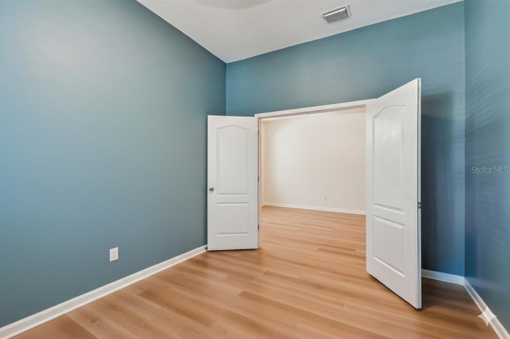 Activo con contrato: $423,900 (4 camas, 2 baños, 2534 Pies cuadrados)